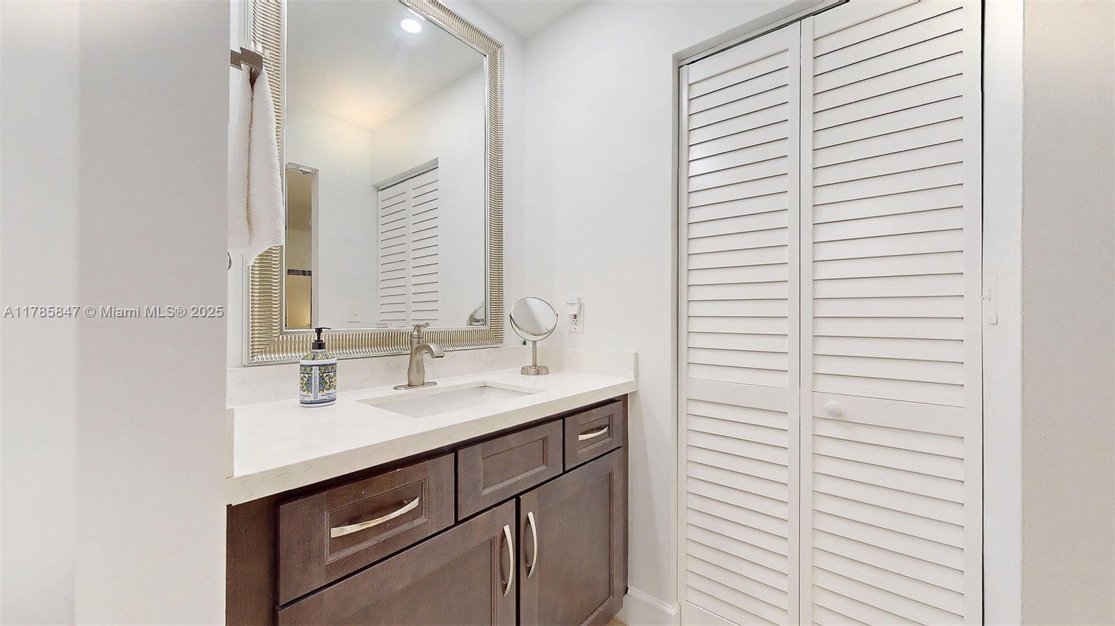 PEMBROKE LAKES SOUTH - Residential