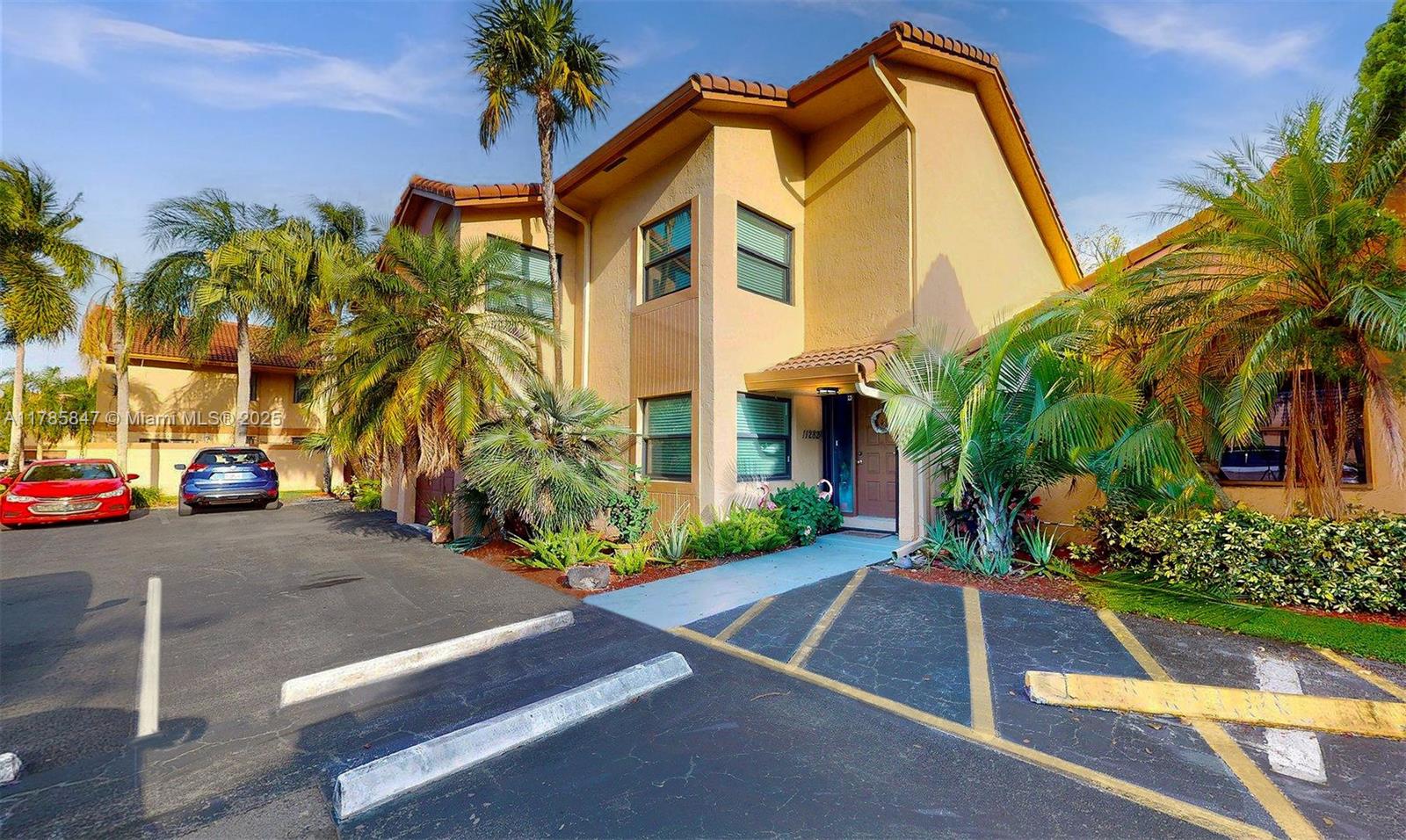 PEMBROKE LAKES SOUTH - Residential