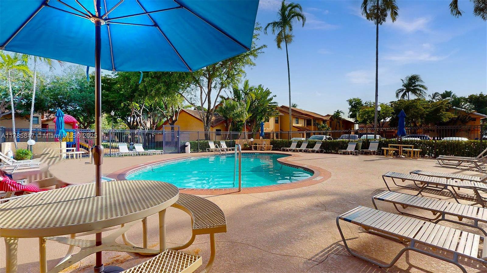 PEMBROKE LAKES SOUTH - Residential