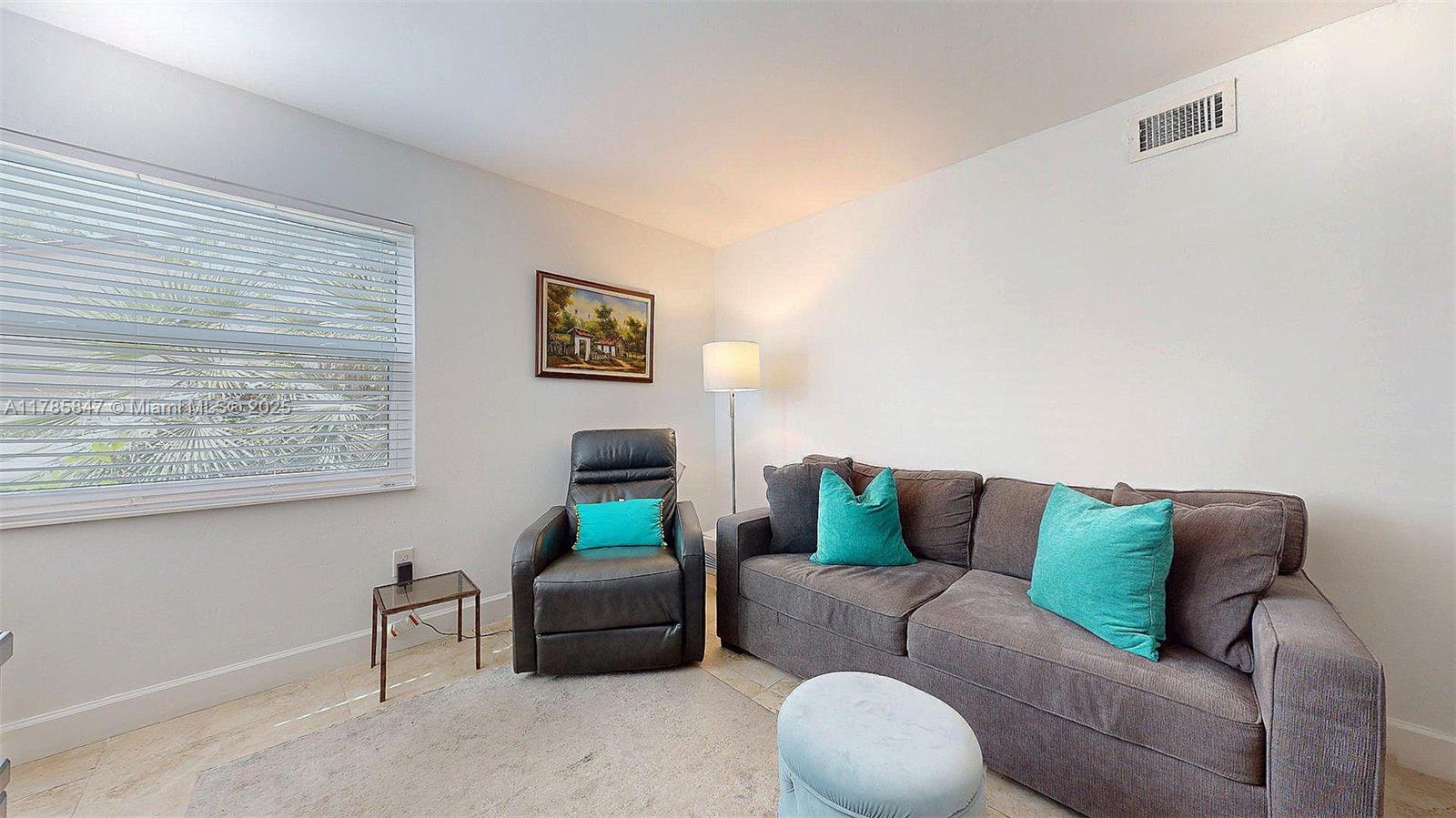 PEMBROKE LAKES SOUTH - Residential