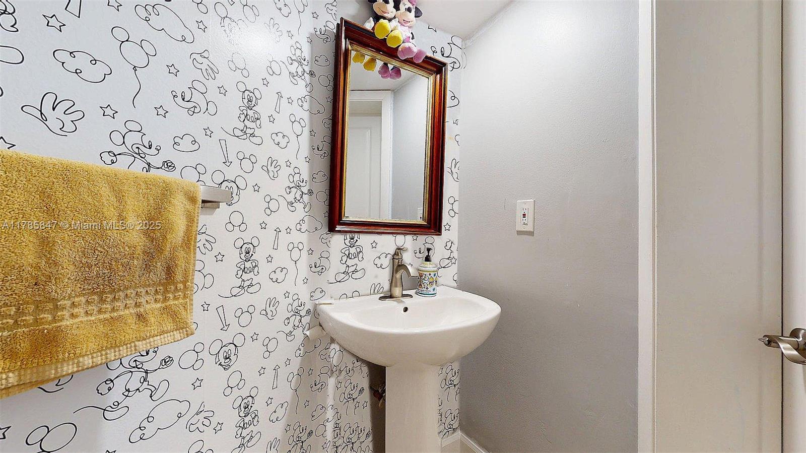 PEMBROKE LAKES SOUTH - Residential