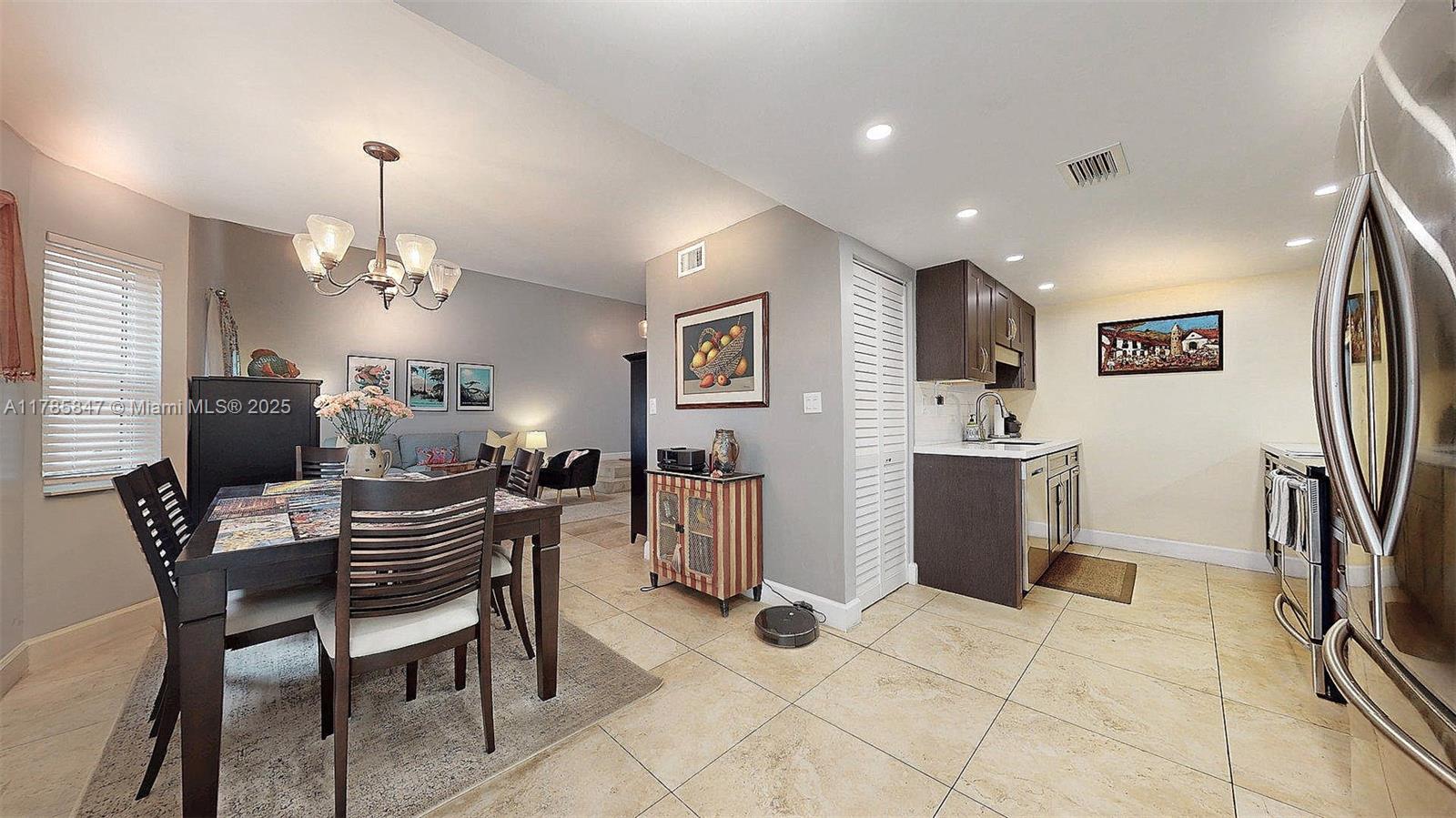 PEMBROKE LAKES SOUTH - Residential