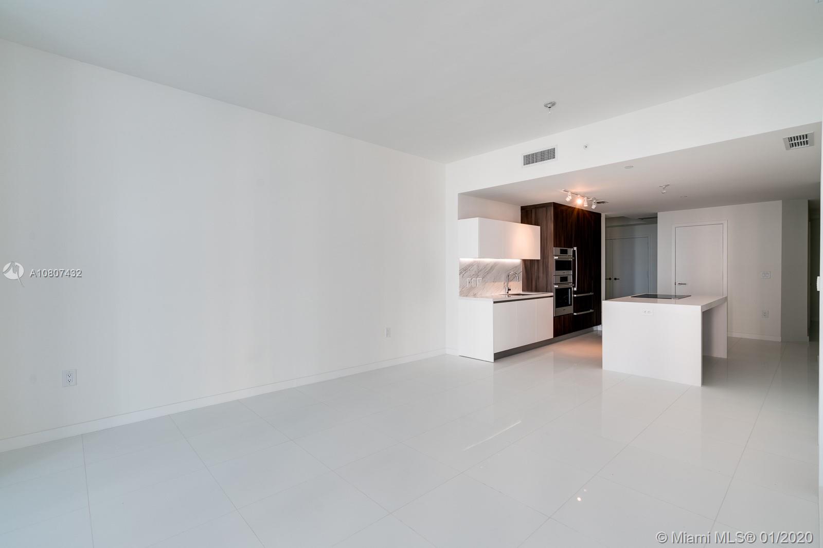 PARAMOUNT MIAMI - Residential Lease
