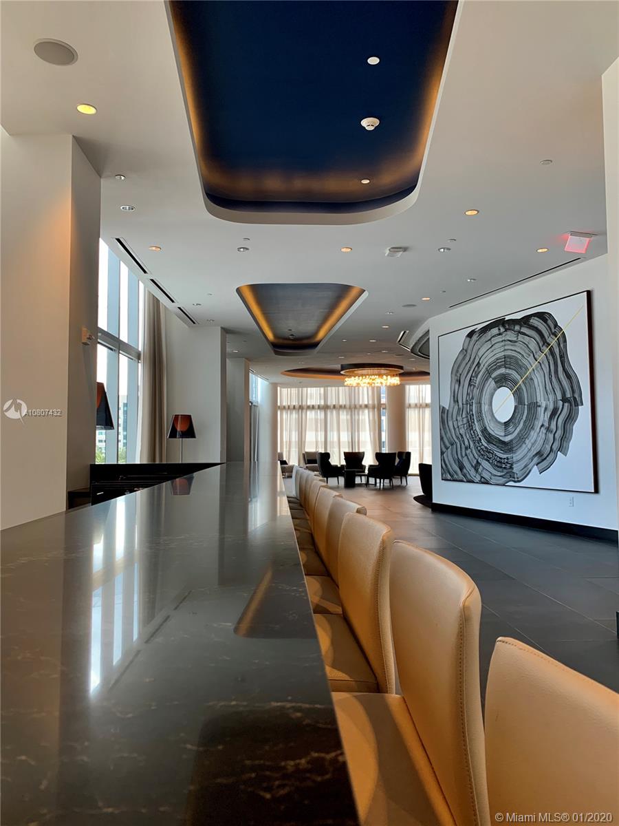 PARAMOUNT MIAMI - Residential Lease