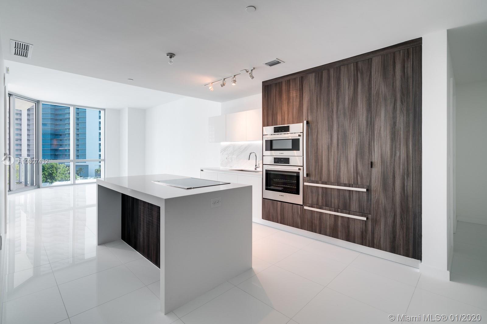 PARAMOUNT MIAMI - Residential Lease