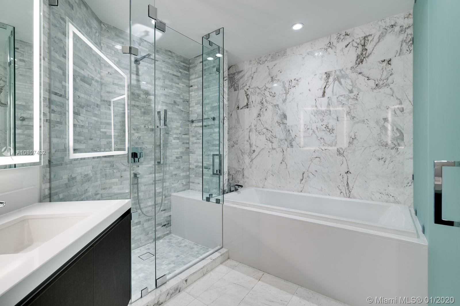 PARAMOUNT MIAMI - Residential Lease