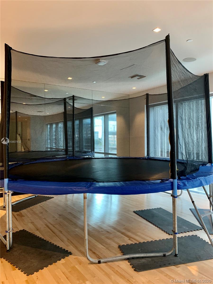 PARAMOUNT MIAMI - Residential Lease