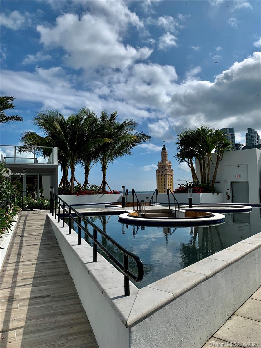 PARAMOUNT MIAMI - Residential Lease