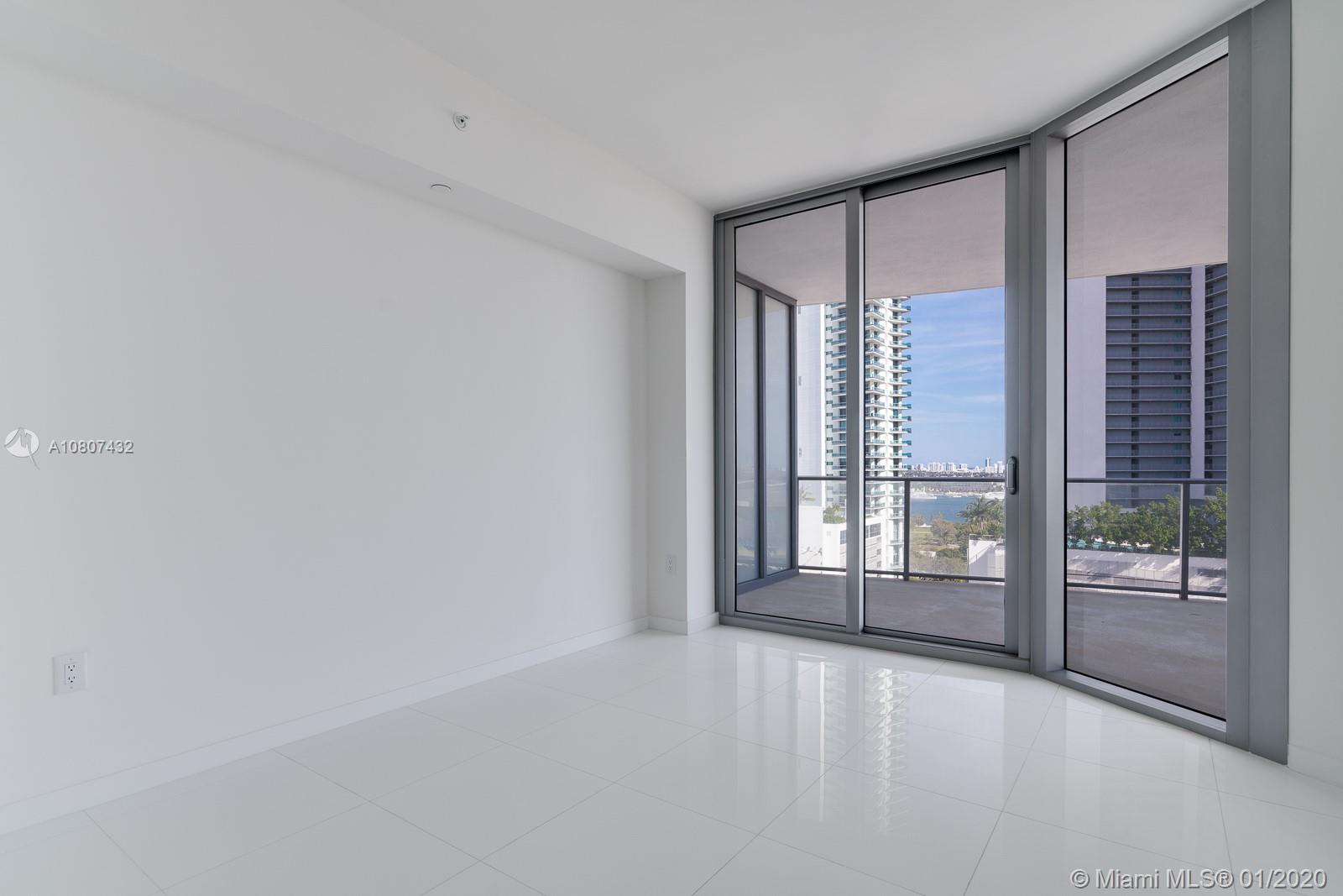 PARAMOUNT MIAMI - Residential Lease