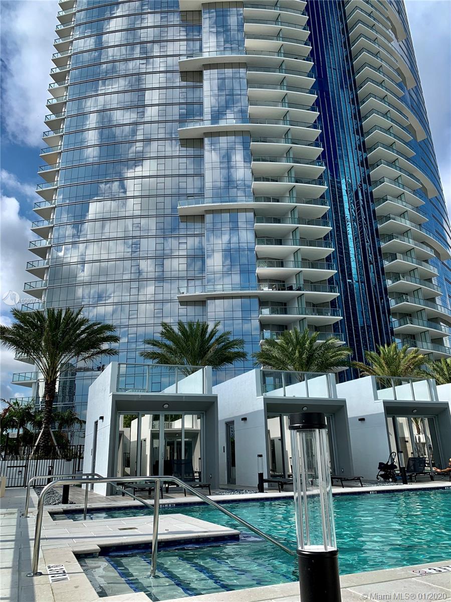 PARAMOUNT MIAMI - Residential Lease