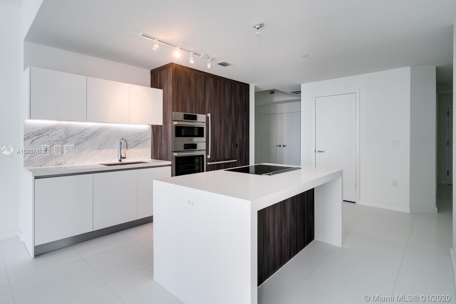 PARAMOUNT MIAMI - Residential Lease