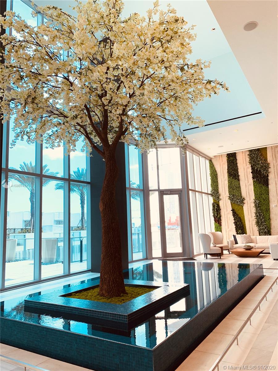 PARAMOUNT MIAMI - Residential Lease