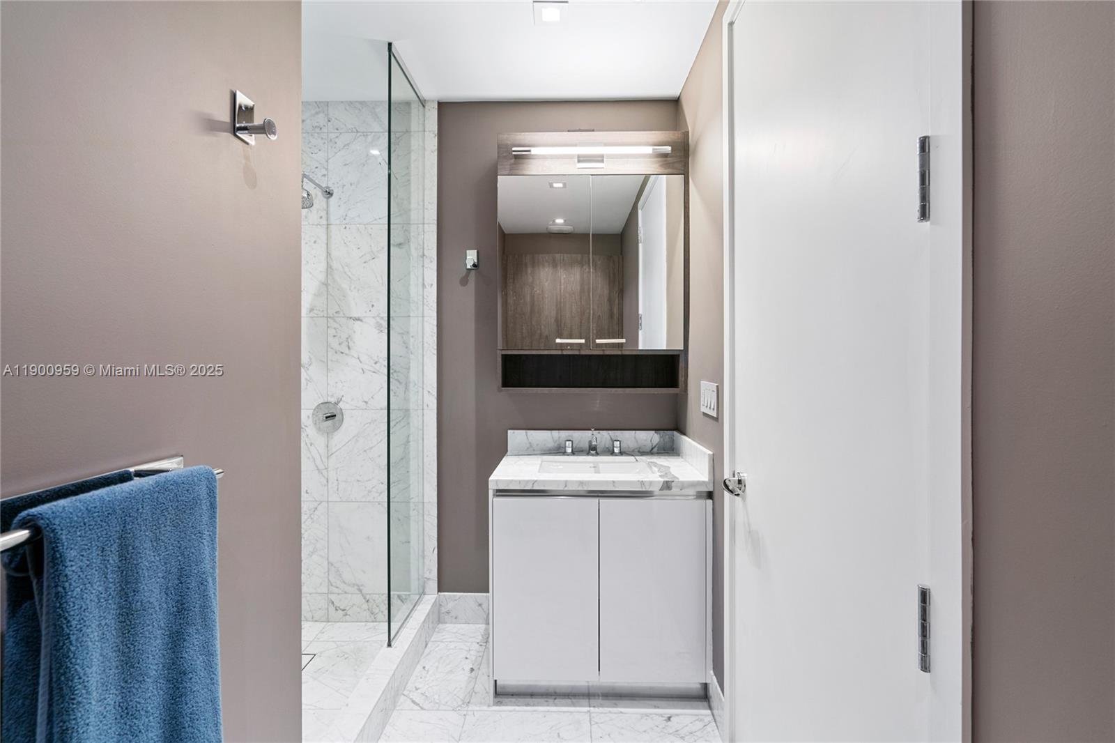 JADE SIGNATURE CONDO - Residential Lease