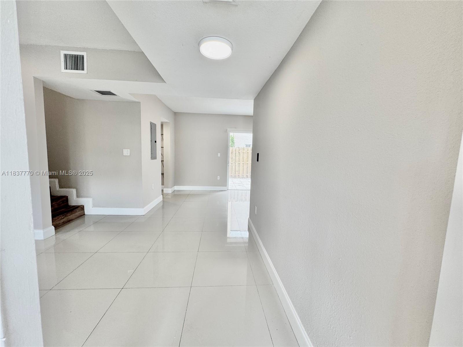 3840 SW 52nd Ave 3840