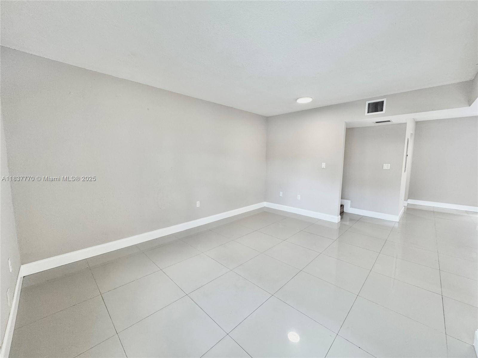 3840 SW 52nd Ave 3840