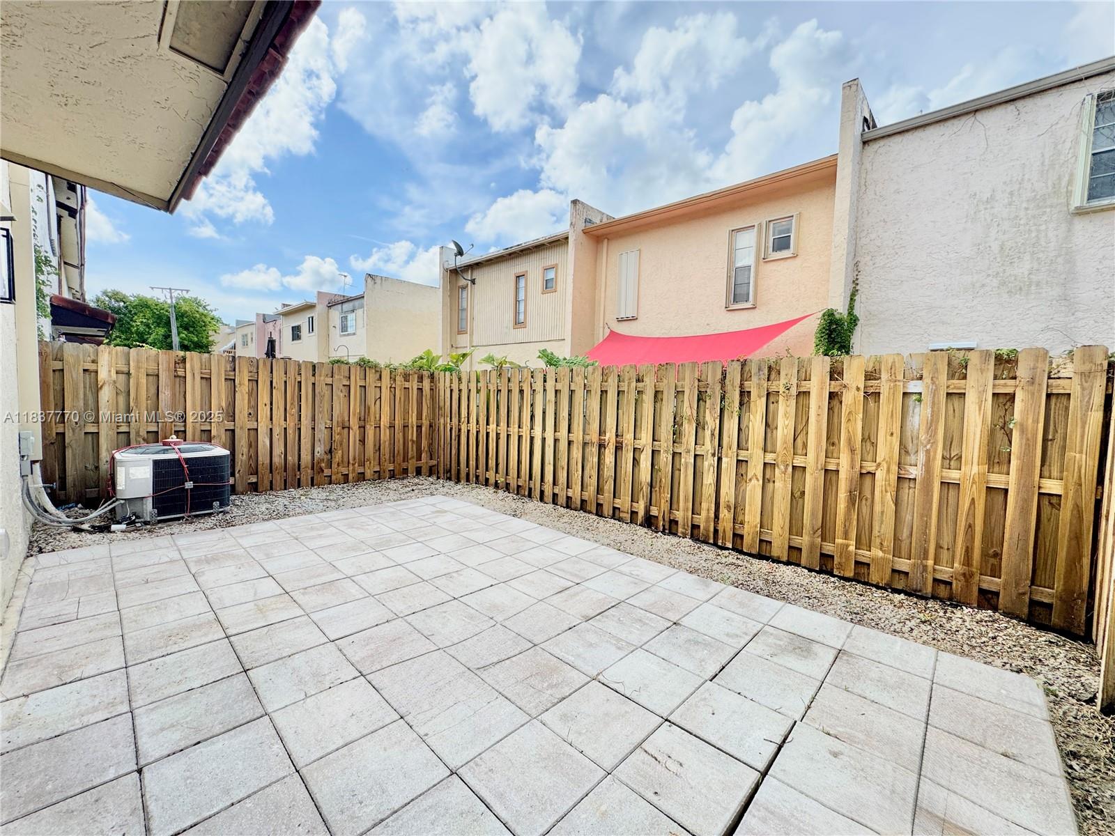 HOLLYWOOD RIDGE FARMS - Residential Lease