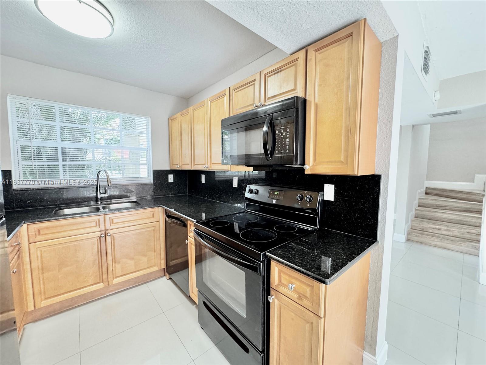 HOLLYWOOD RIDGE FARMS - Residential Lease