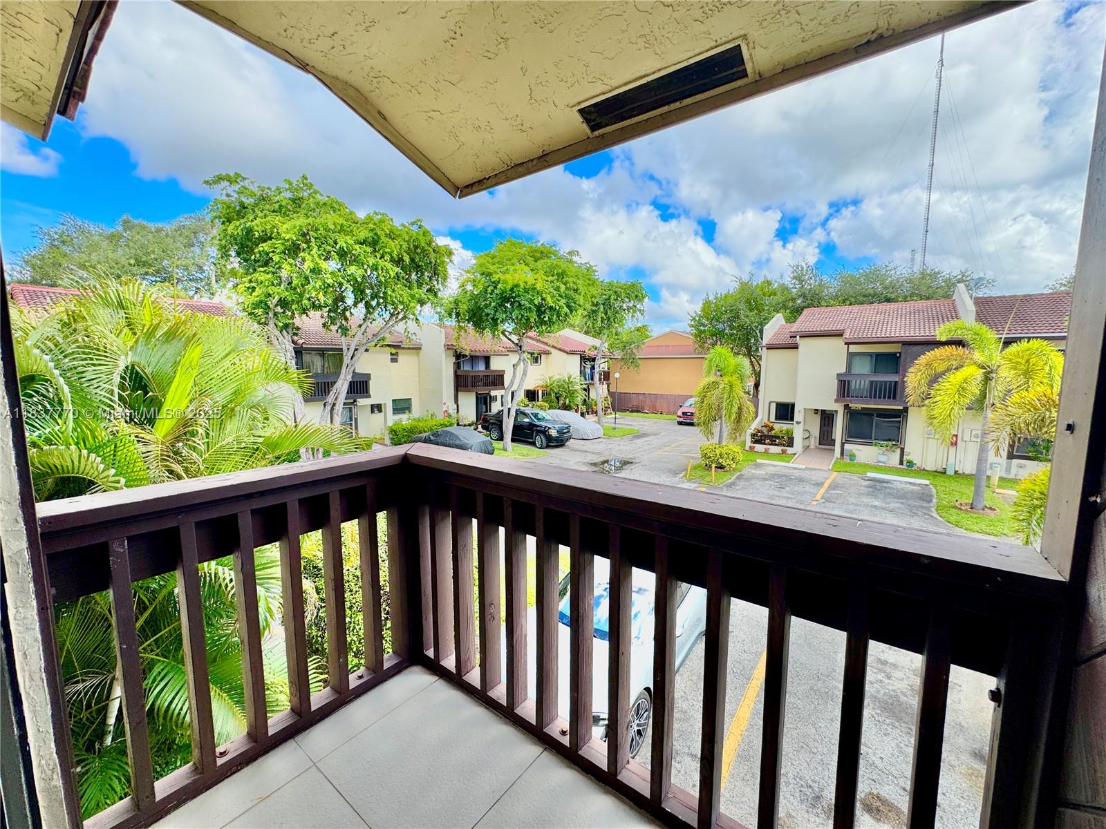 HOLLYWOOD RIDGE FARMS - Residential Lease