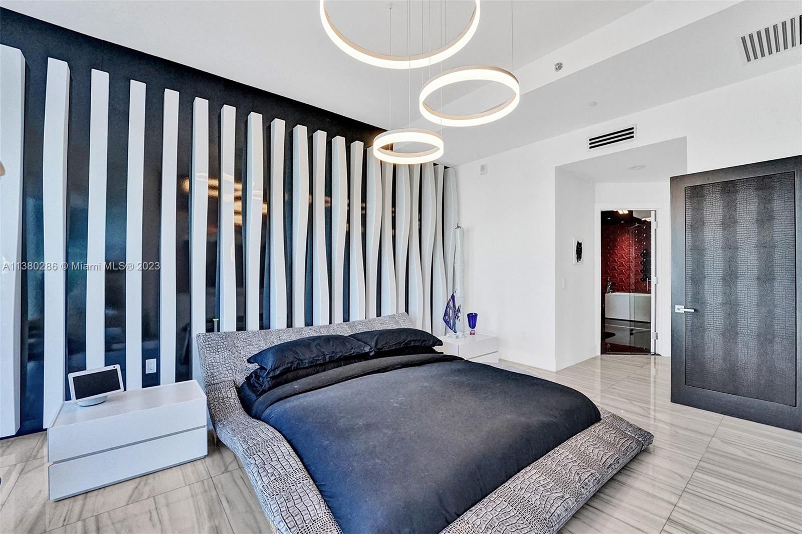 2711 HOLLYWOOD BEACH COND - Residential