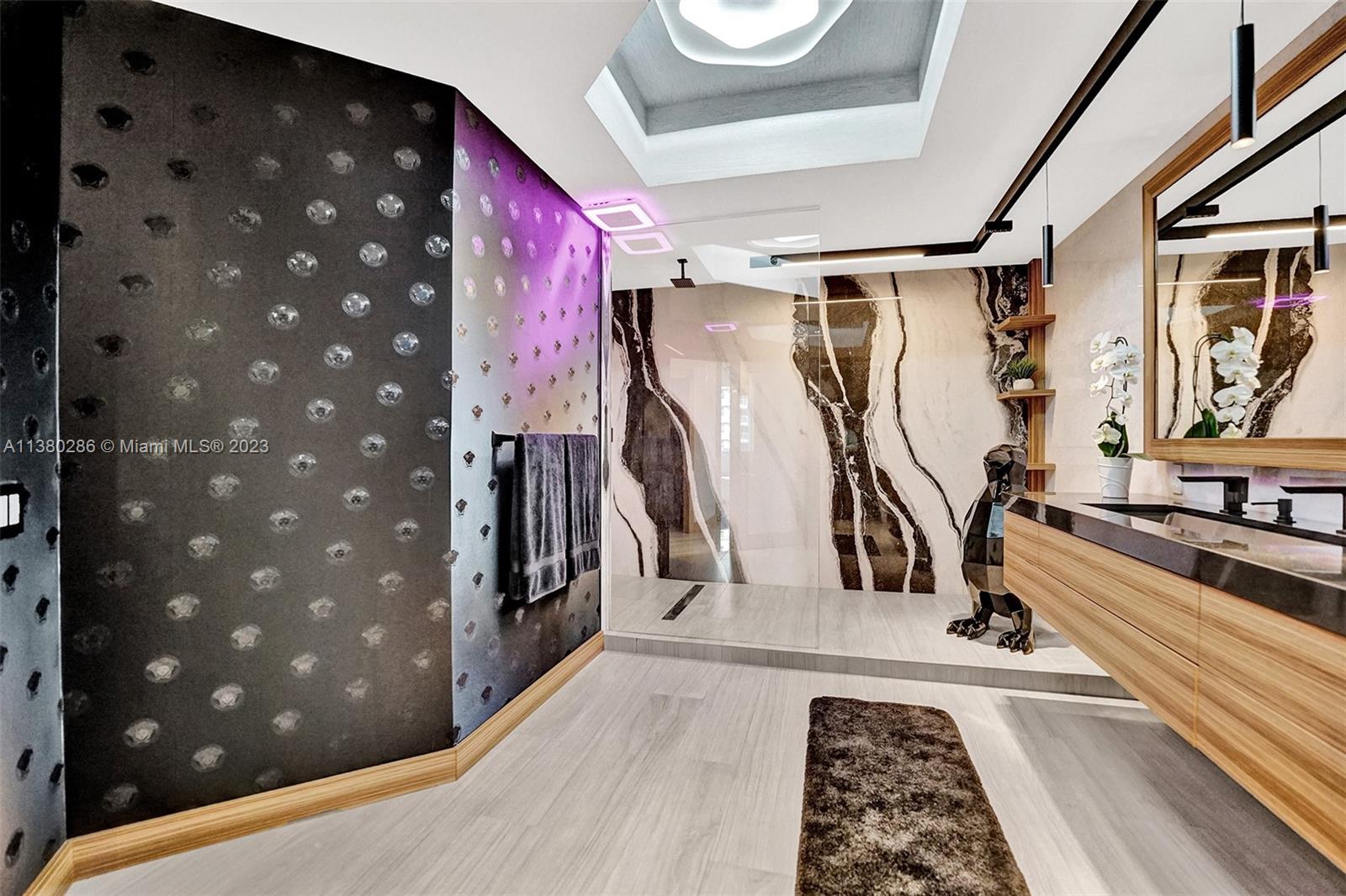 2711 HOLLYWOOD BEACH COND - Residential