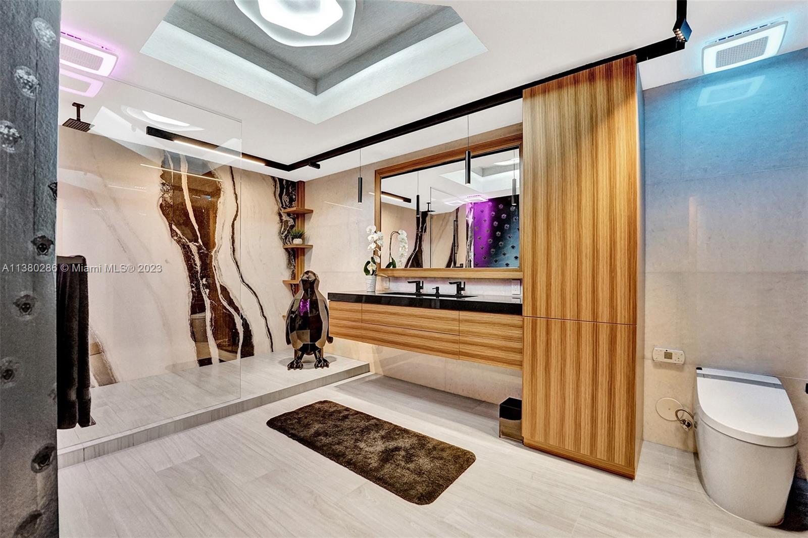 2711 HOLLYWOOD BEACH COND - Residential