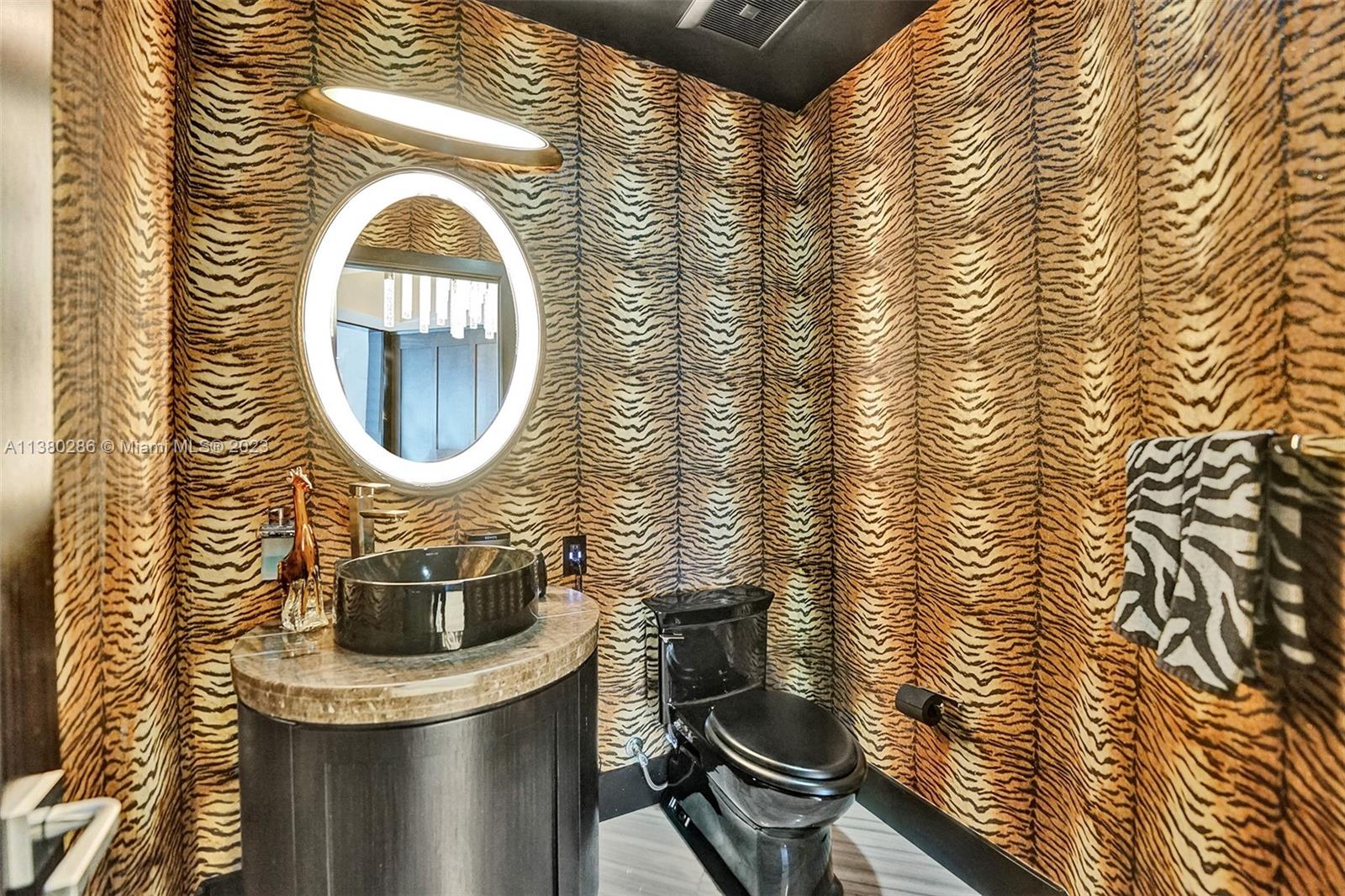 2711 HOLLYWOOD BEACH COND - Residential