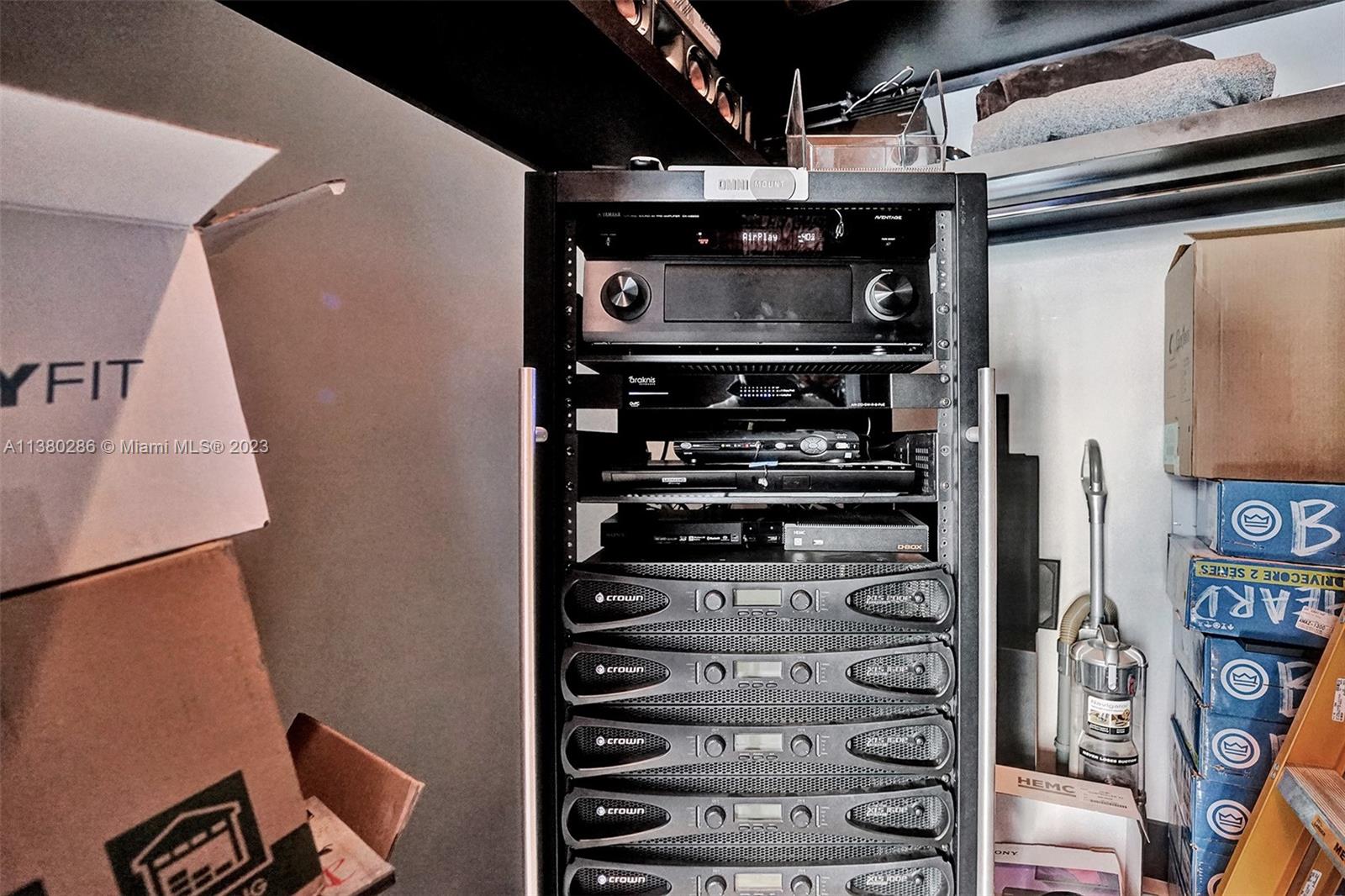 2711 HOLLYWOOD BEACH COND - Residential