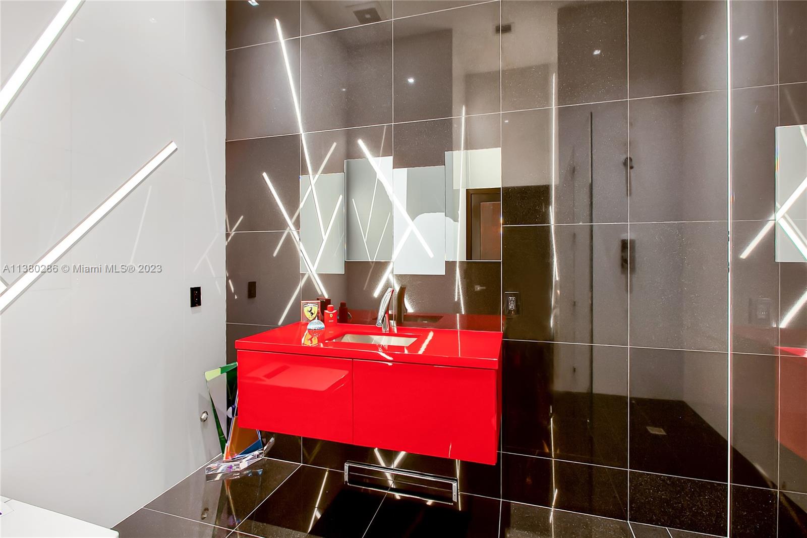 2711 HOLLYWOOD BEACH COND - Residential