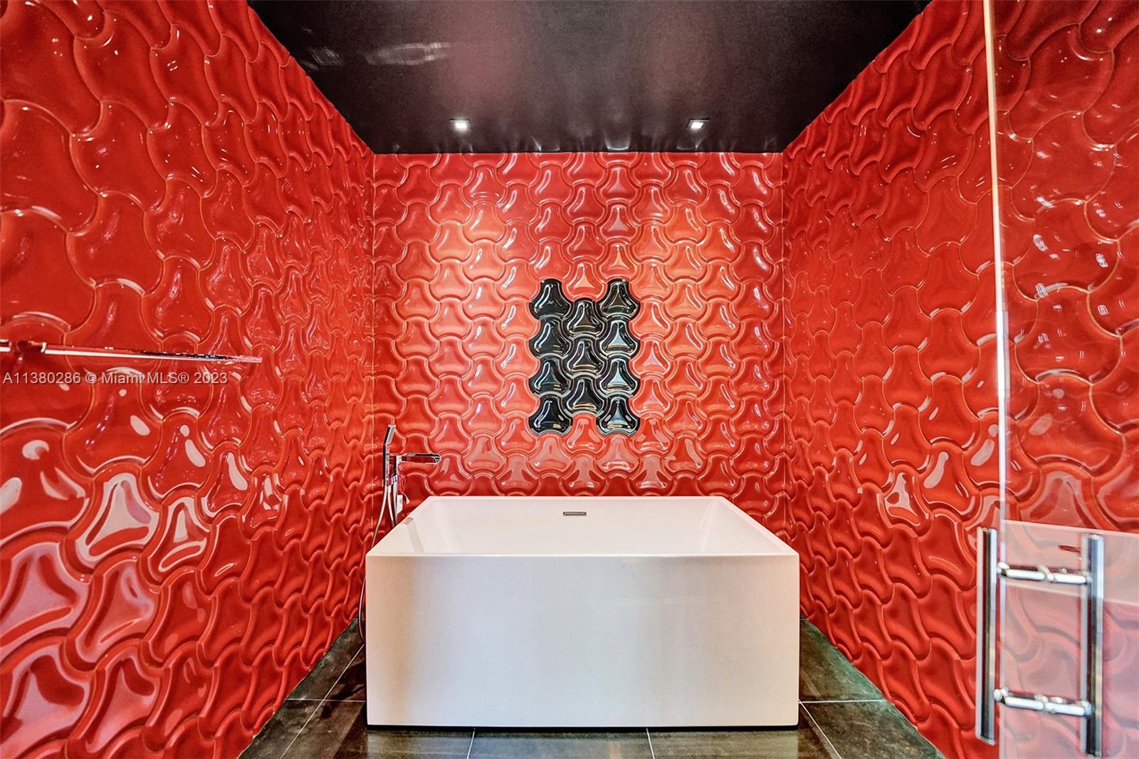 2711 HOLLYWOOD BEACH COND - Residential