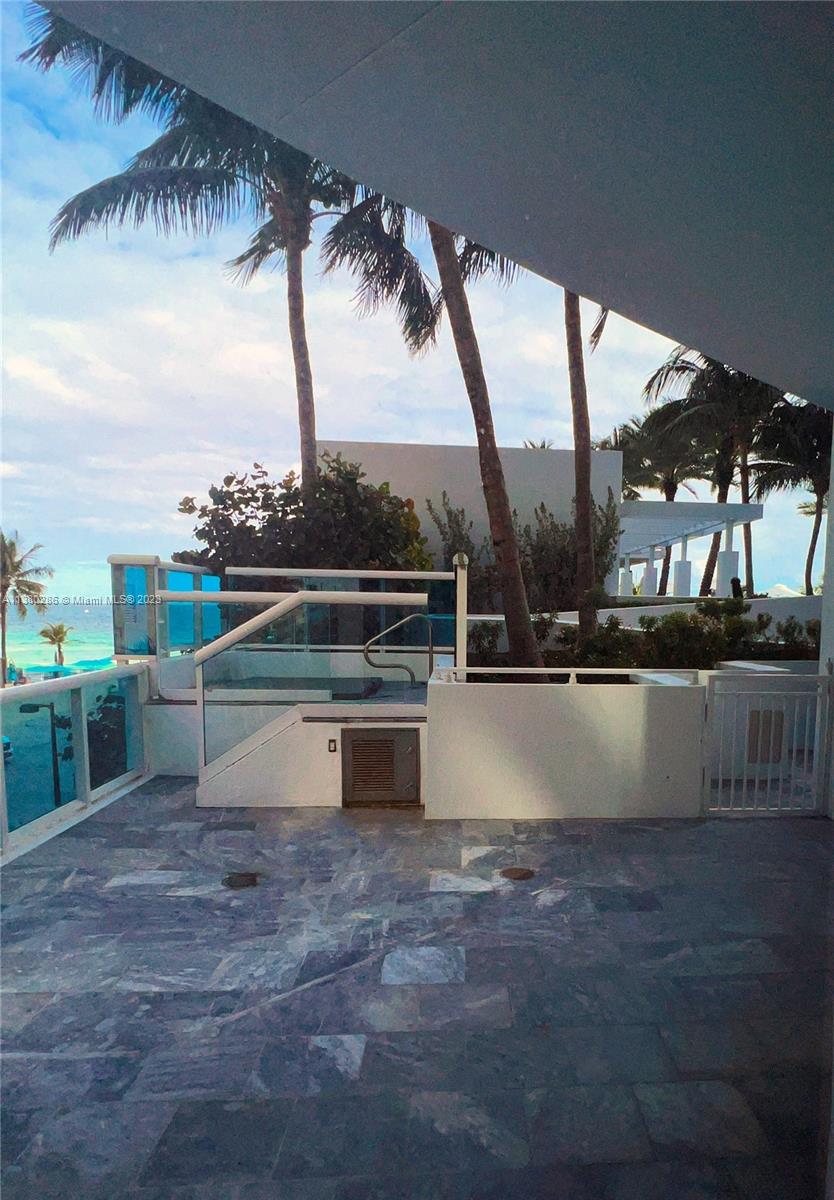 2711 HOLLYWOOD BEACH COND - Residential