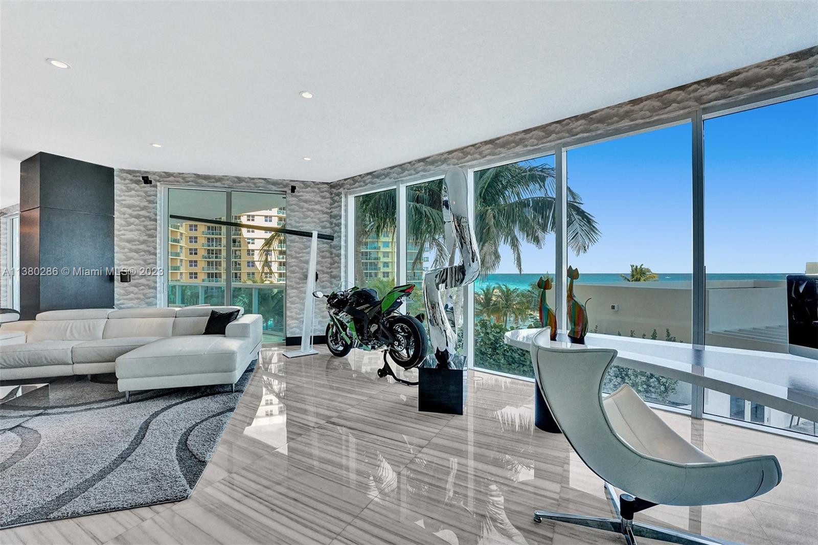 2711 HOLLYWOOD BEACH COND - Residential