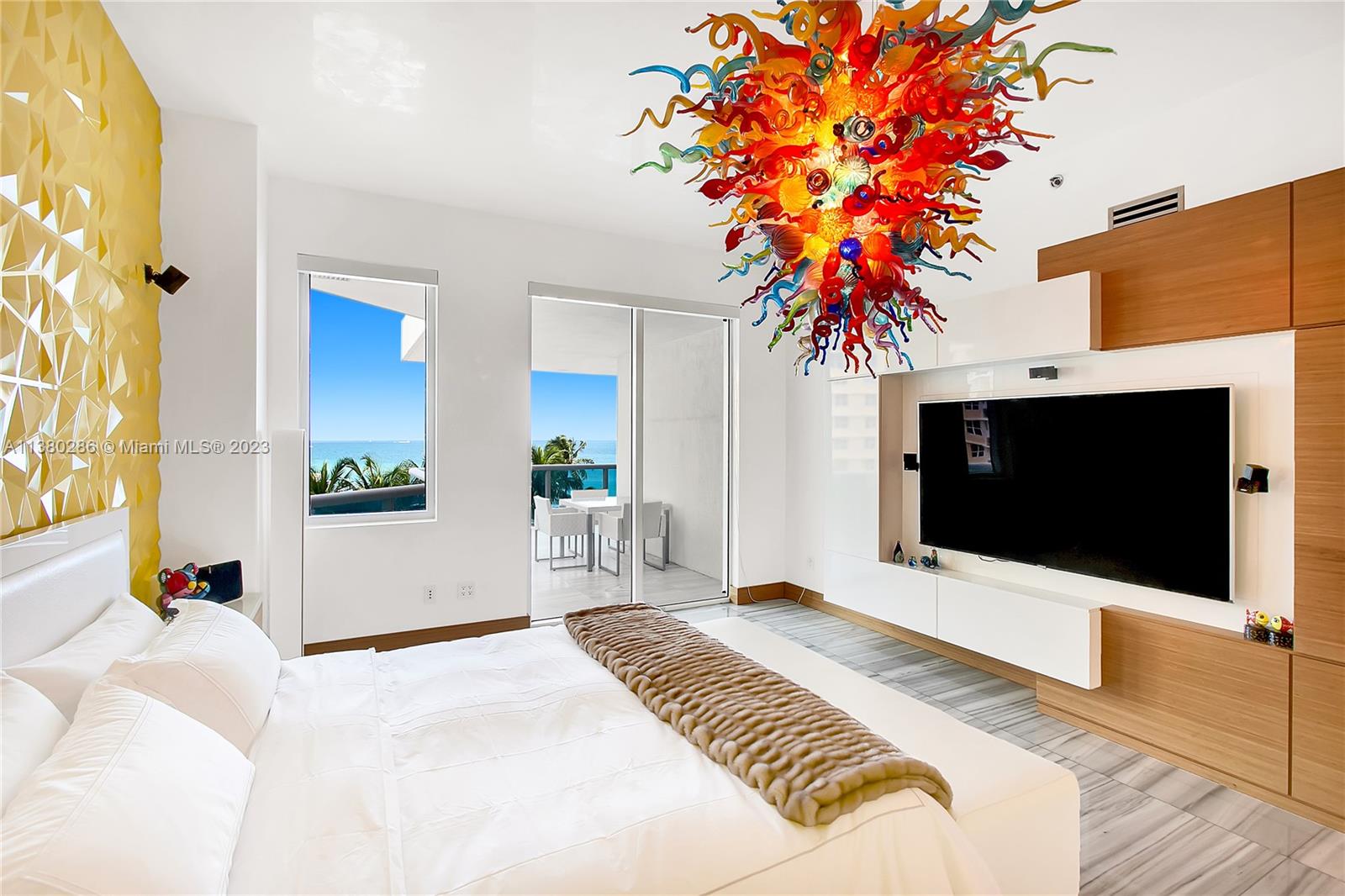 2711 HOLLYWOOD BEACH COND - Residential