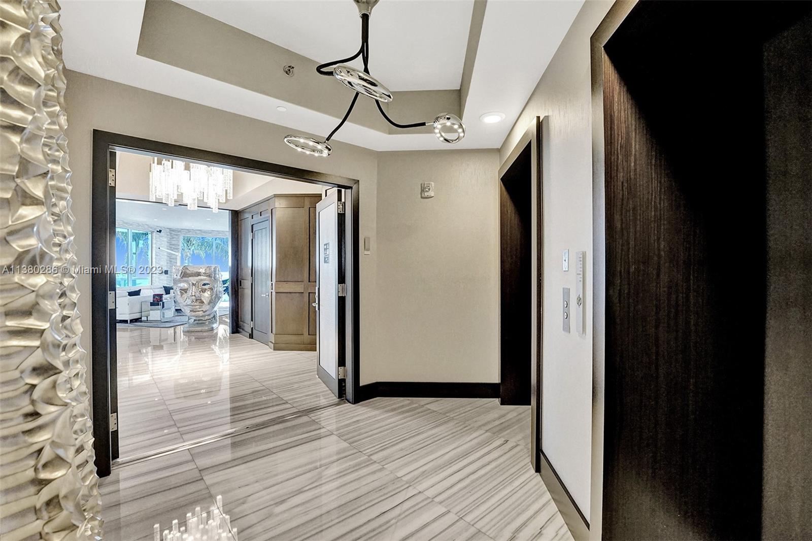 2711 HOLLYWOOD BEACH COND - Residential