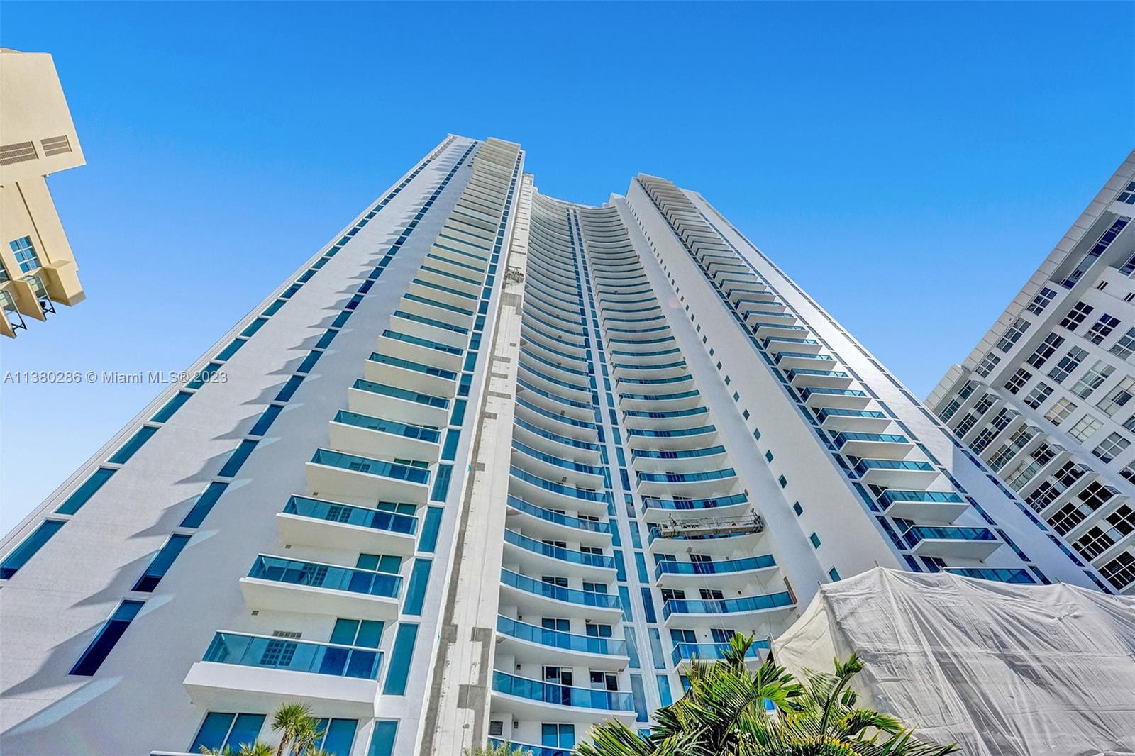 2711 HOLLYWOOD BEACH COND - Residential