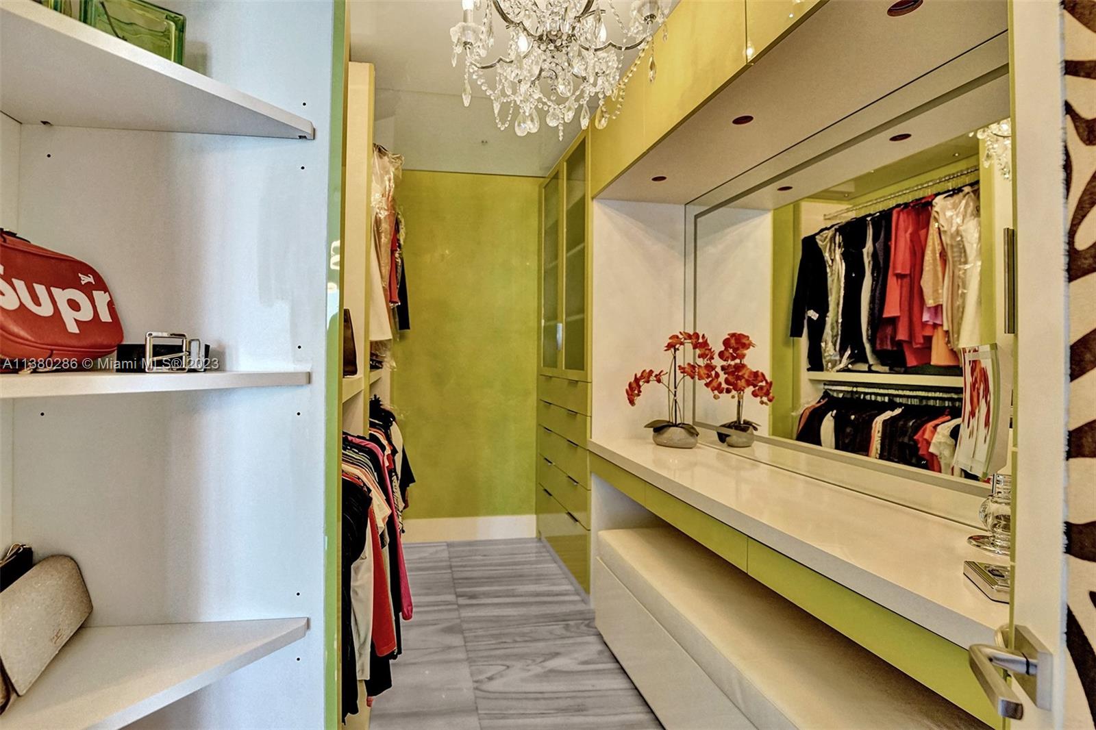 2711 HOLLYWOOD BEACH COND - Residential