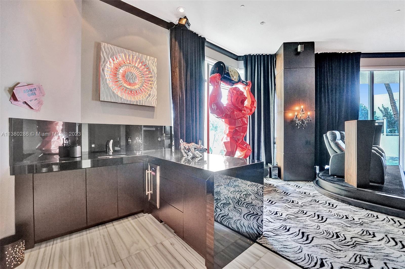 2711 HOLLYWOOD BEACH COND - Residential