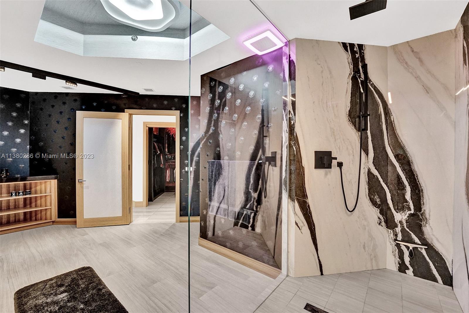 2711 HOLLYWOOD BEACH COND - Residential