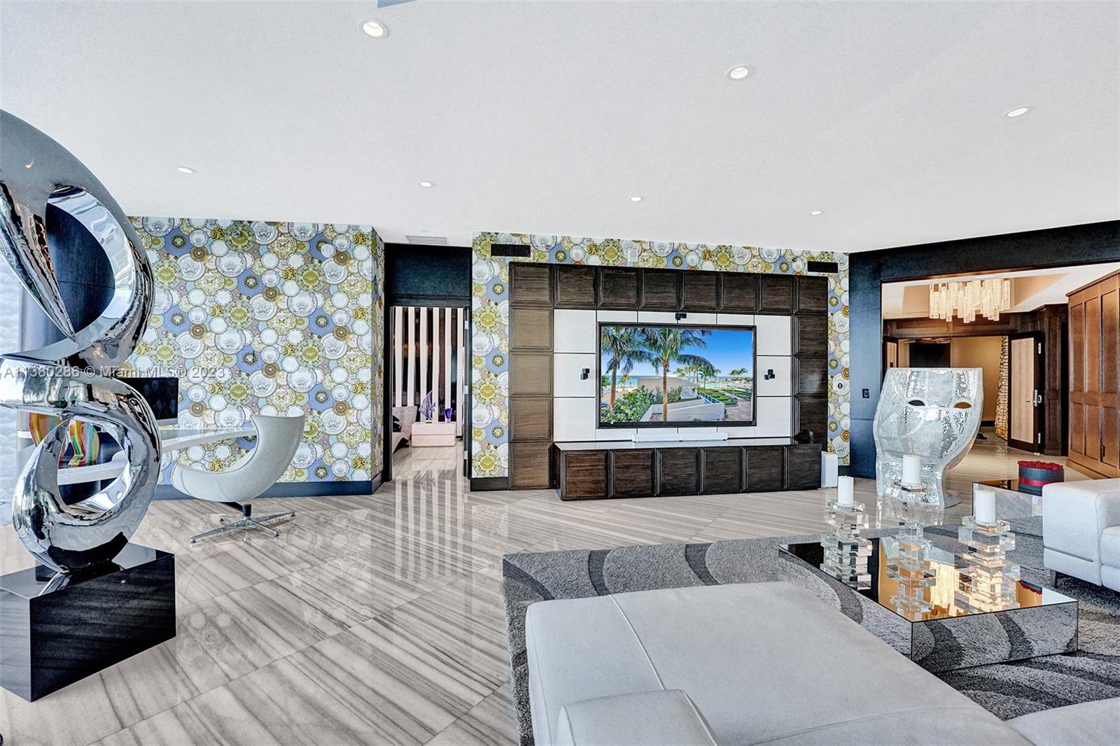 2711 HOLLYWOOD BEACH COND - Residential