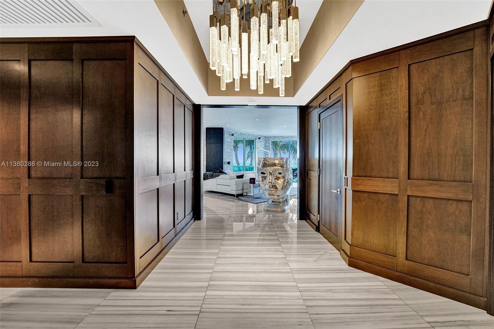 2711 HOLLYWOOD BEACH COND - Residential