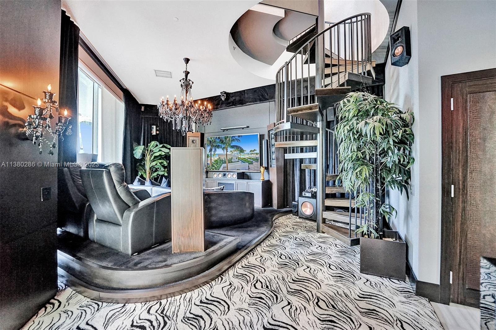 2711 HOLLYWOOD BEACH COND - Residential