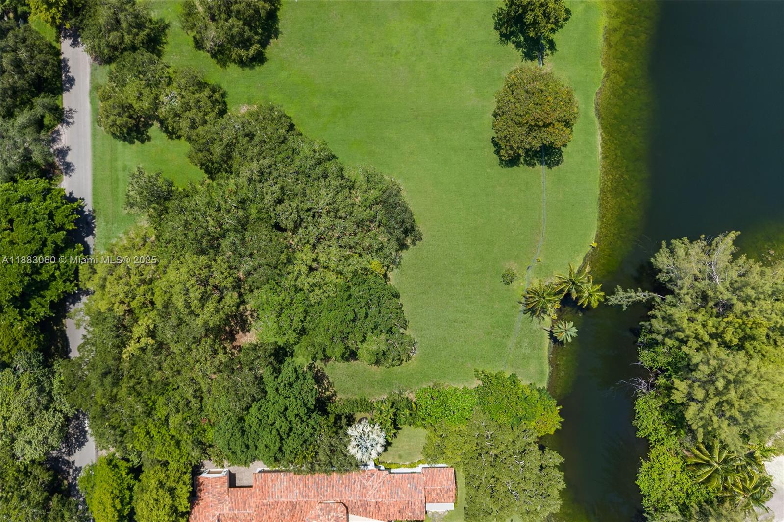 SNAPPER CREEK LAKES SUB - Land