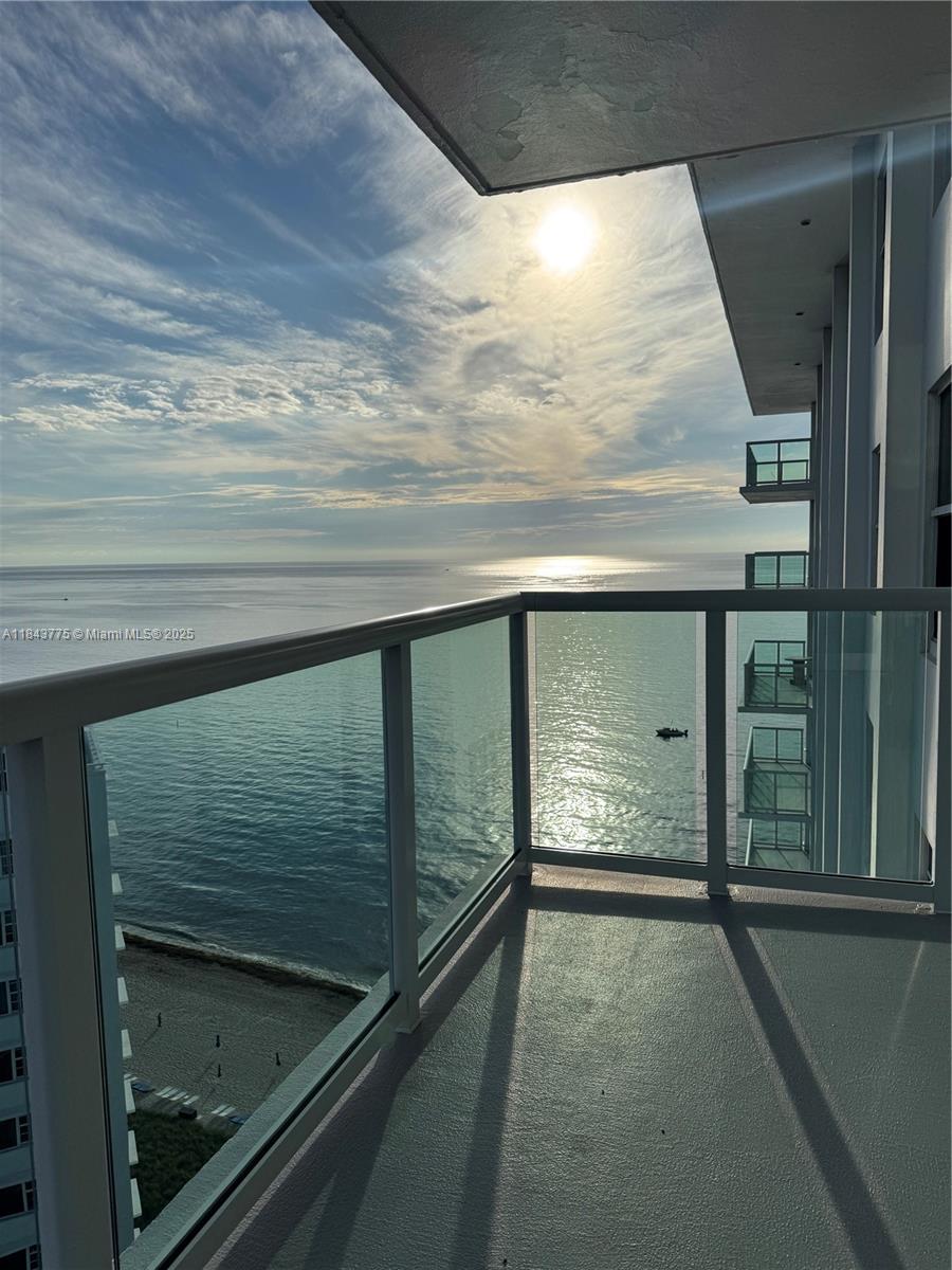 RIVIERA CONDO - Residential