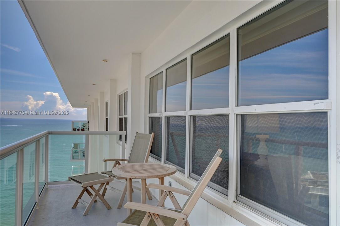 RIVIERA CONDO - Residential