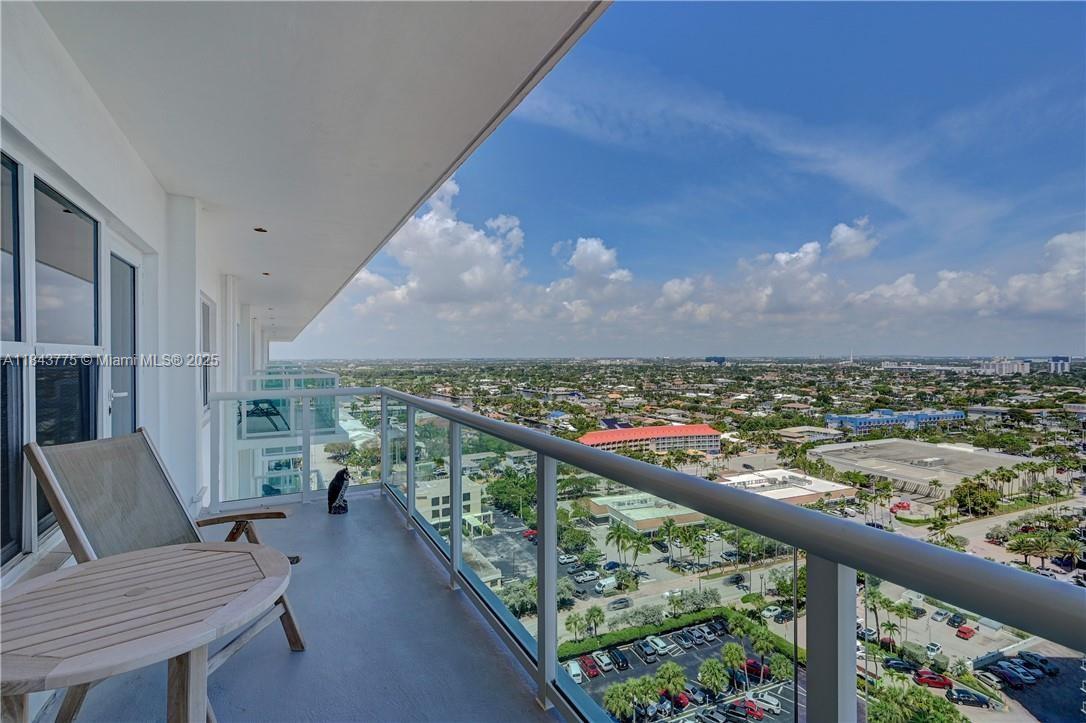 3550 Galt Ocean Dr 1910, Fort Lauderdale, FL, 33308/$610,000 2 3550 Galt Ocean Dr 1910