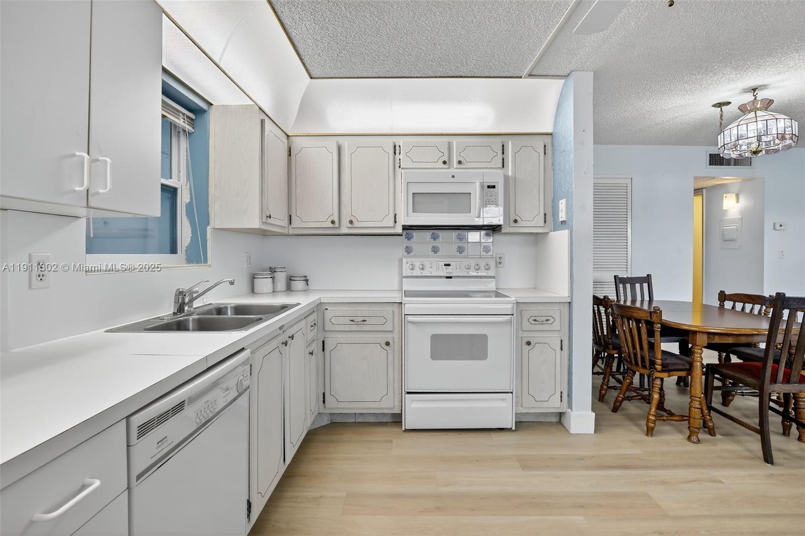 CRYSTAL COURT MANOR NO 7 - Residential