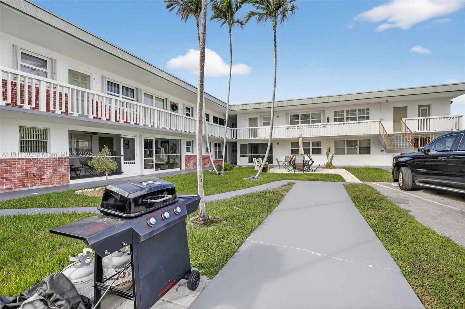 CRYSTAL COURT MANOR NO 7 - Residential