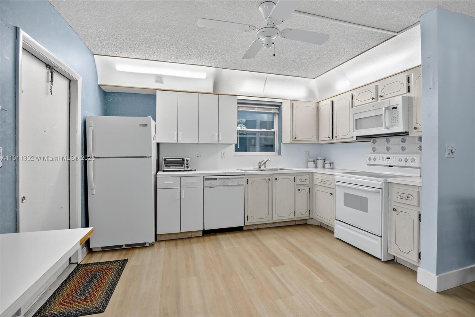 CRYSTAL COURT MANOR NO 7 - Residential