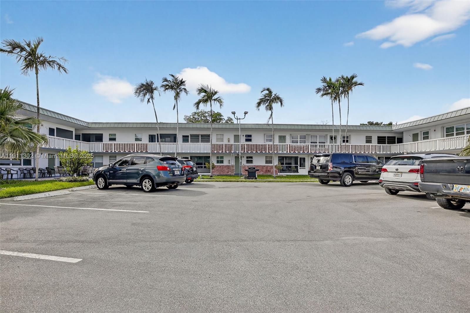 CRYSTAL COURT MANOR NO 7 - Residential