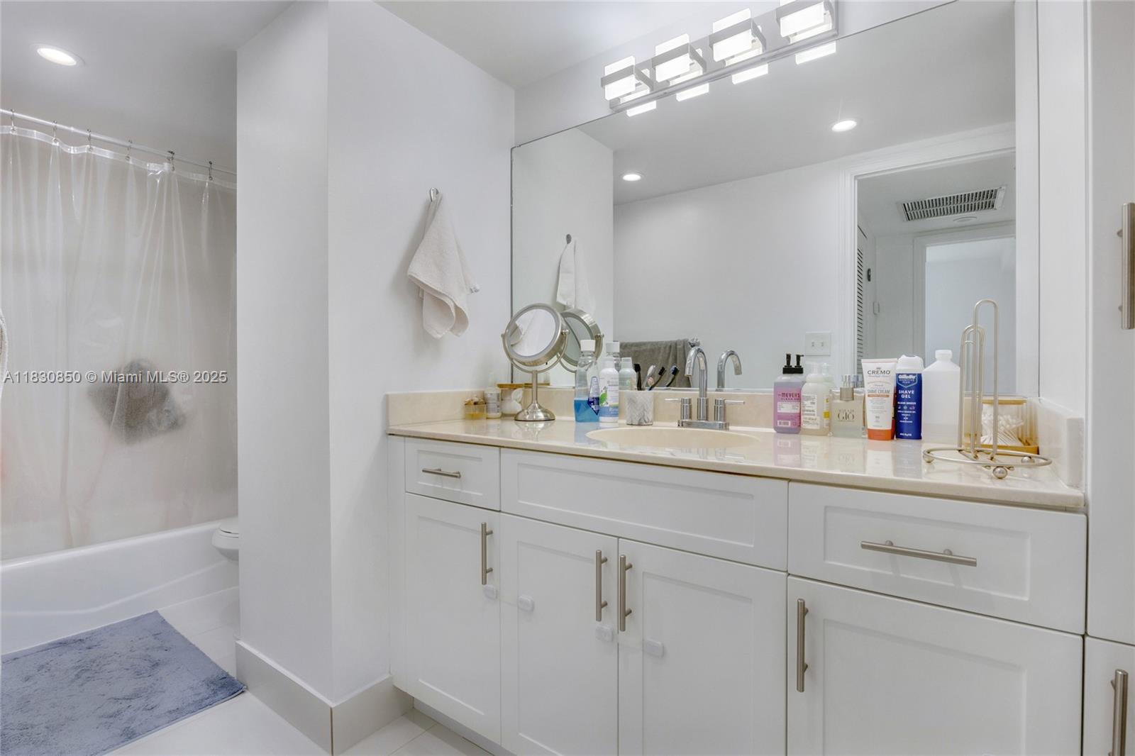 401 BLU OF NORTH BEACH CO - Residential