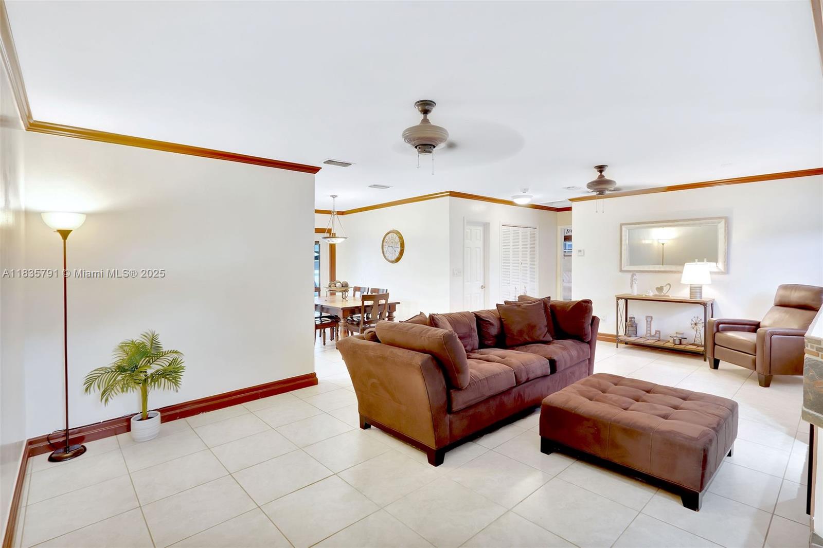 3511 Fairfax Dr